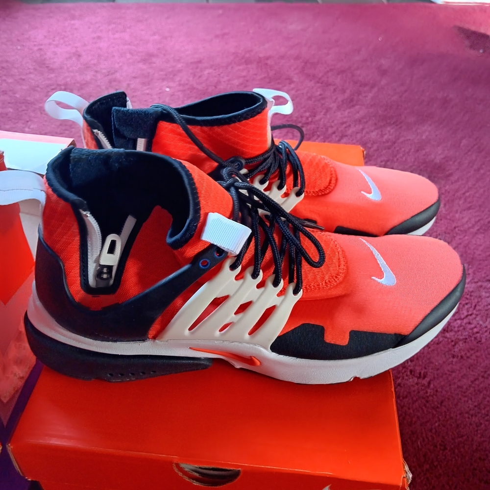 Gently Used Nike Air Presto Utility Mid Orange Size 11.5